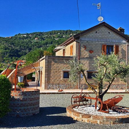 Spicchio Di Luna - Casa Vacanze Albiano Magra Luaran gambar