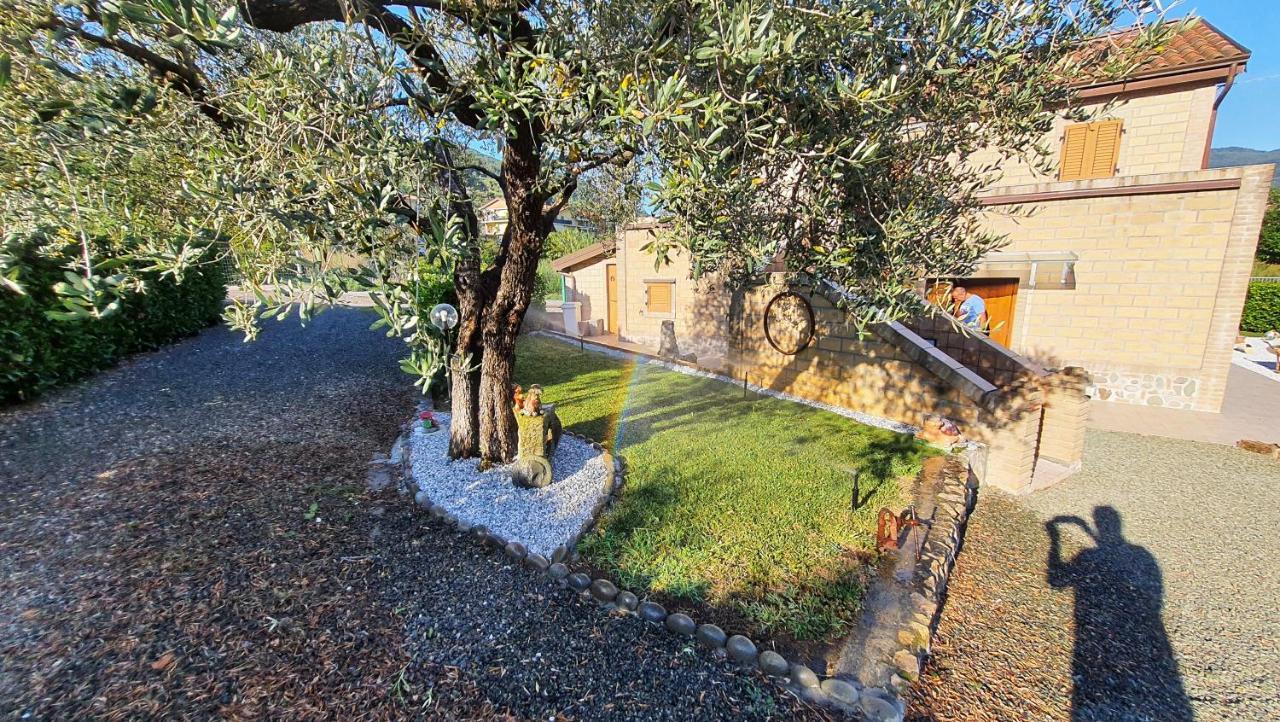 Spicchio Di Luna - Casa Vacanze Albiano Magra Luaran gambar