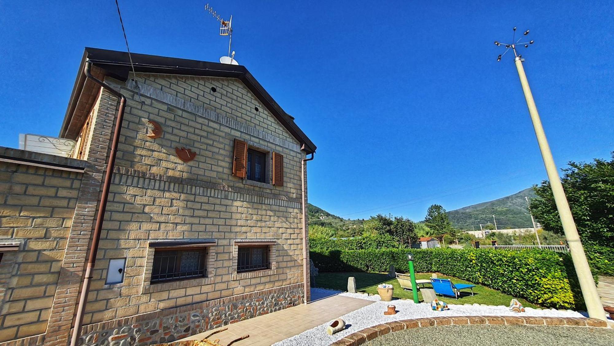 Spicchio Di Luna - Casa Vacanze Albiano Magra Luaran gambar