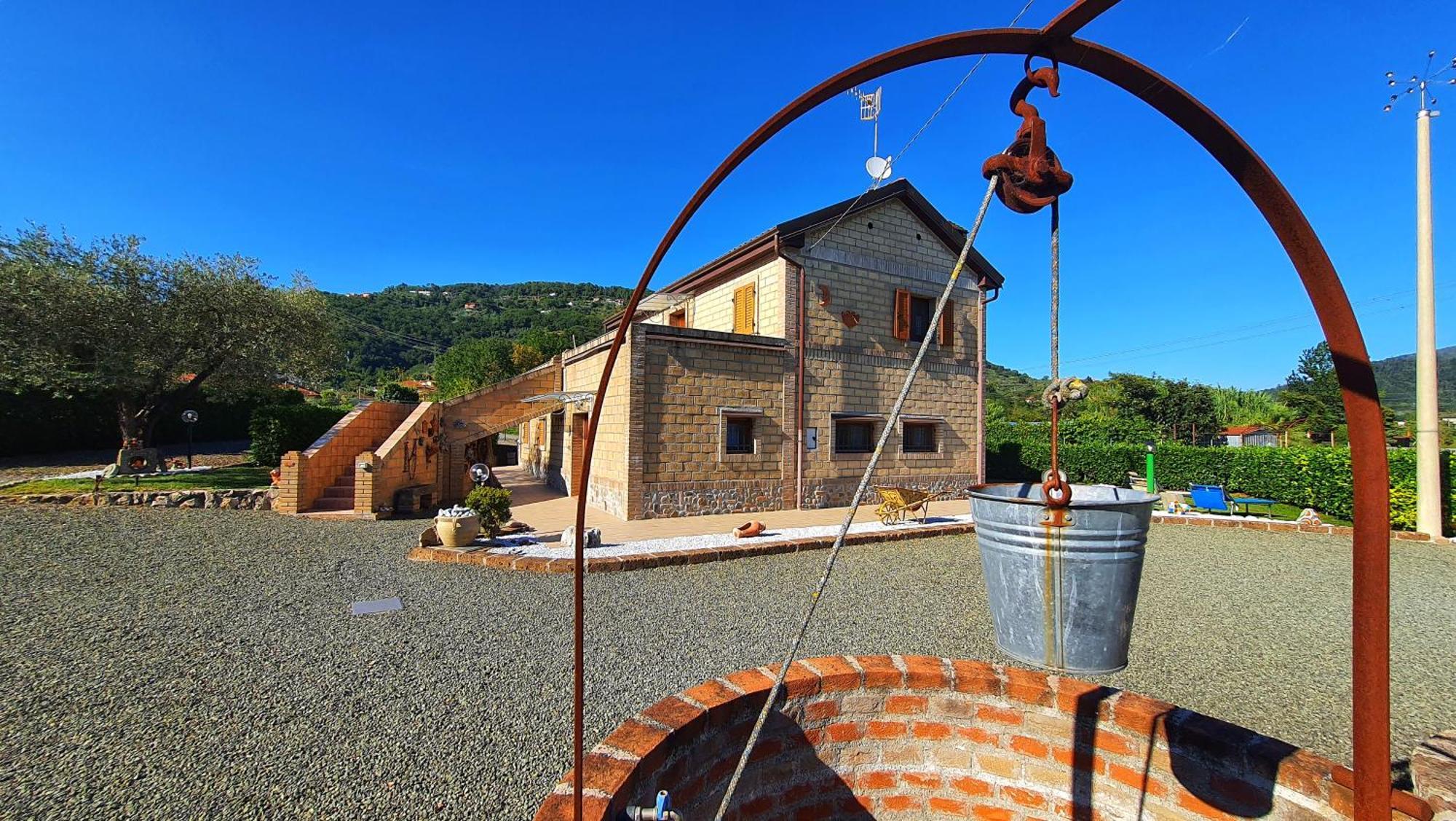 Spicchio Di Luna - Casa Vacanze Albiano Magra Luaran gambar